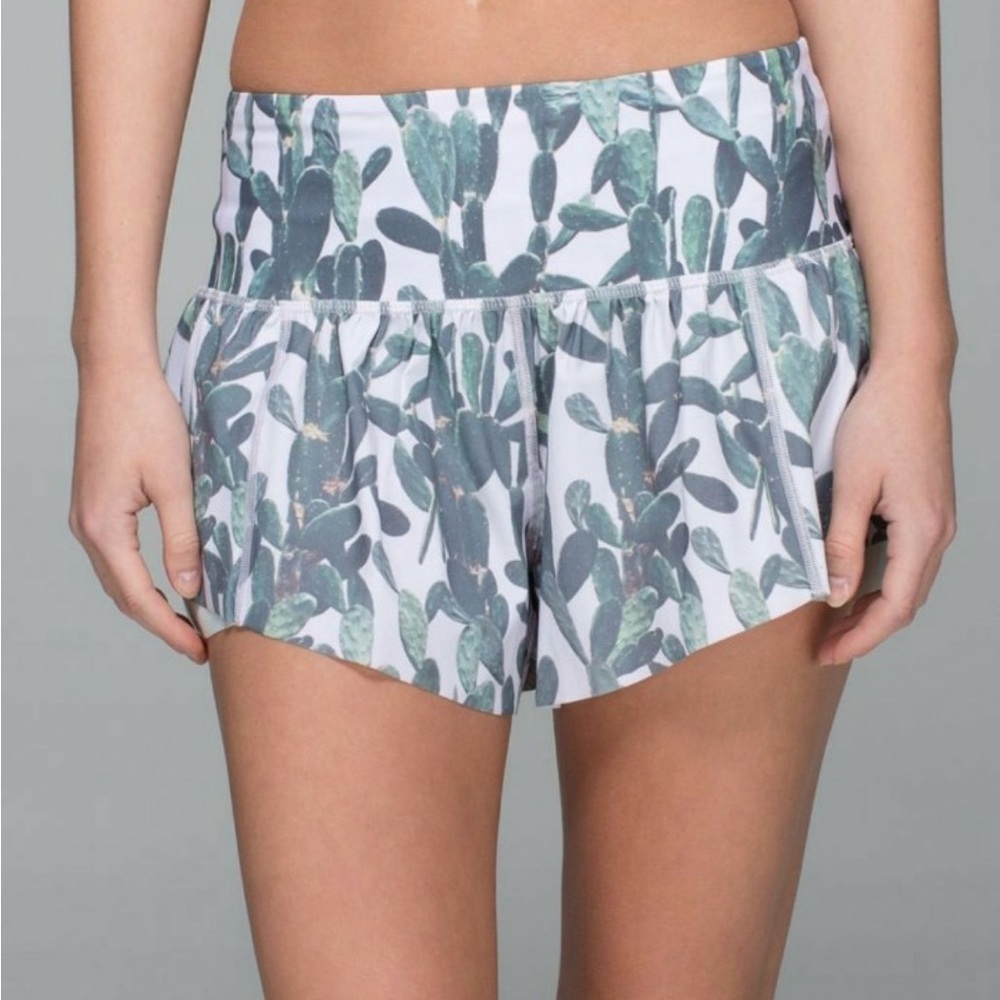 Lululemon Water: Sea-Me Run Short Mini Prickly Pear Multi / Minty Grey Size 8